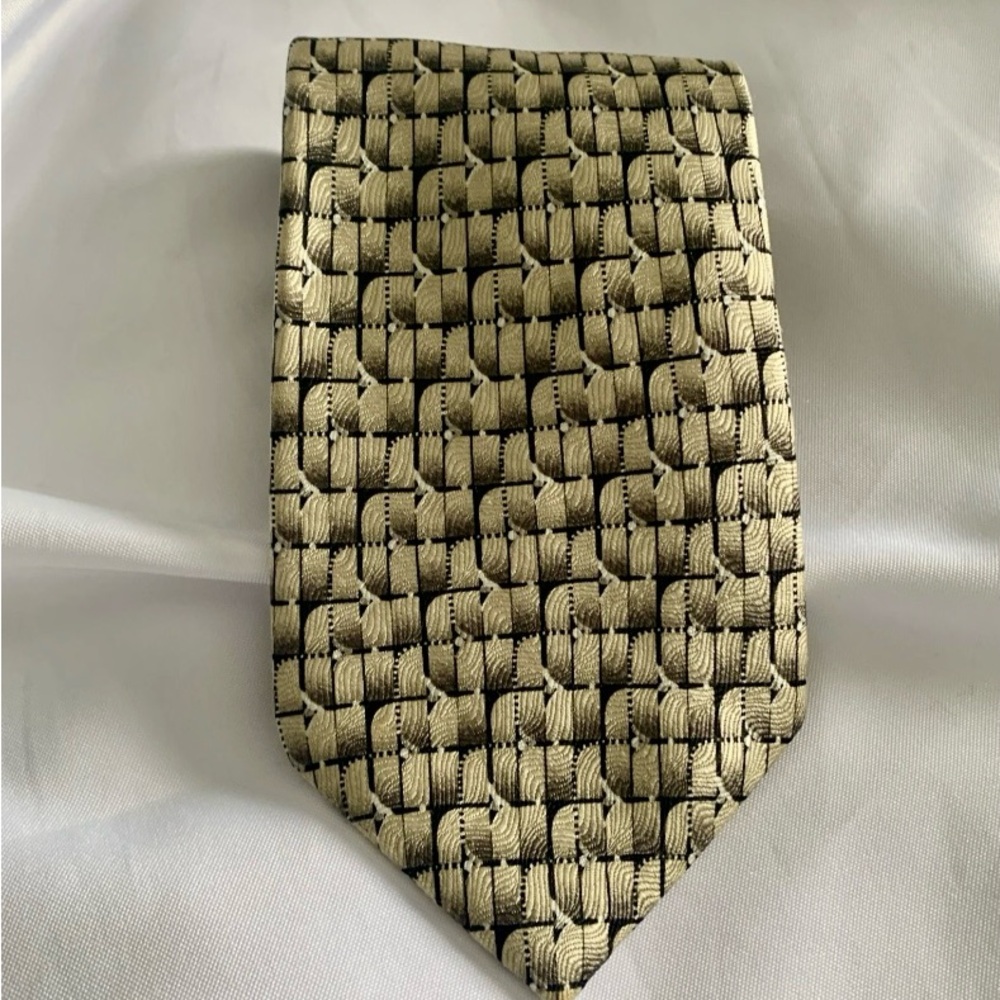 Bill Robinson Silk Tie Elegant Gold Patterned Geometric Men's 56” Long 4” Wide
